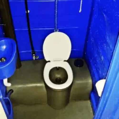 897